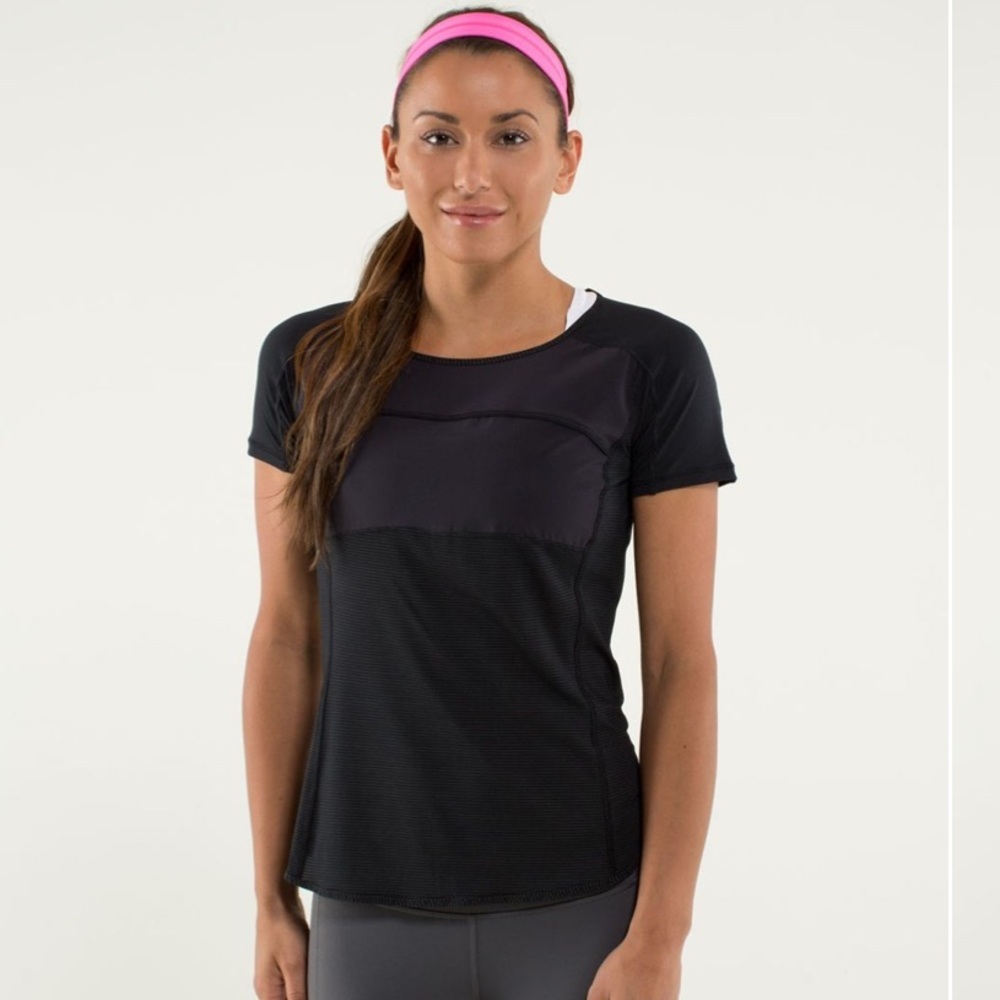 Lululemon Run Fast Track Short Sleeve in Black Sz 4
